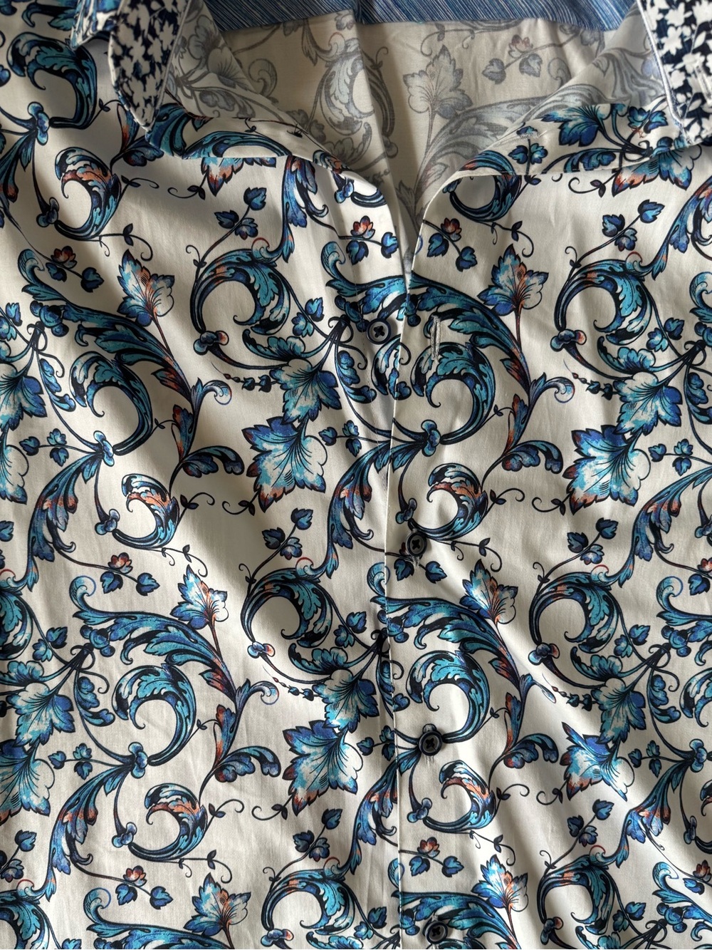 Robert Graham Shirt - Picture 4 of 7